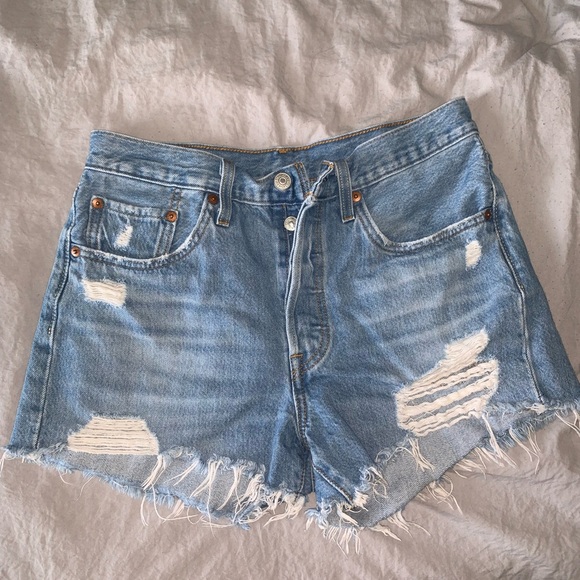 Levi’s 501 original womens denim shorts - Picture 2 of 3
